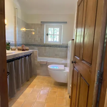 La Paradoune 2 Bed & Breakfast Paradou