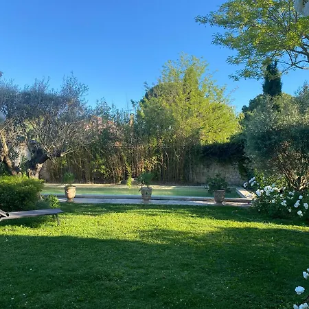 Bed & Breakfast La Paradoune 2 *