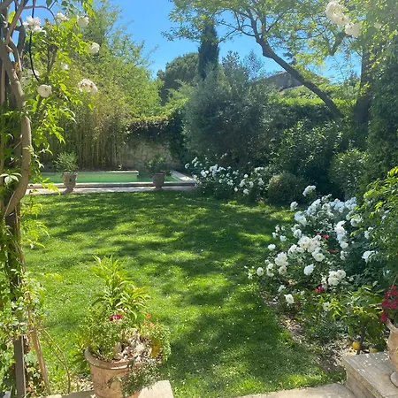La Paradoune 2 Bed & Breakfast
