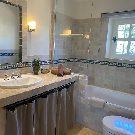 La Paradoune 2 Bed and breakfast Paradou
