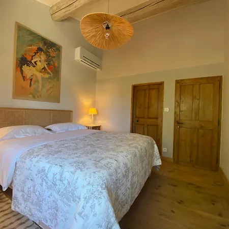 La Paradoune 2 Bed and breakfast